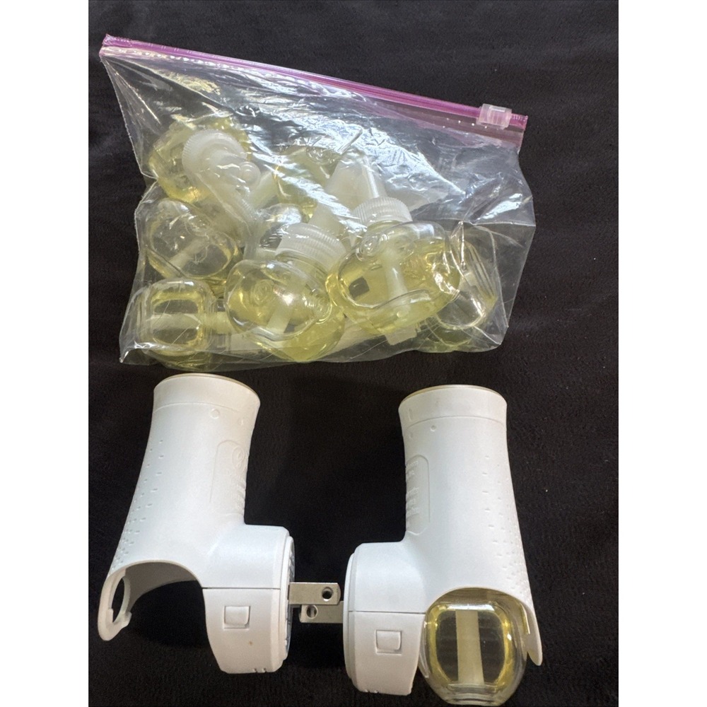 2 Glade‎ Plug Ins With 8 Refills Clean Linen